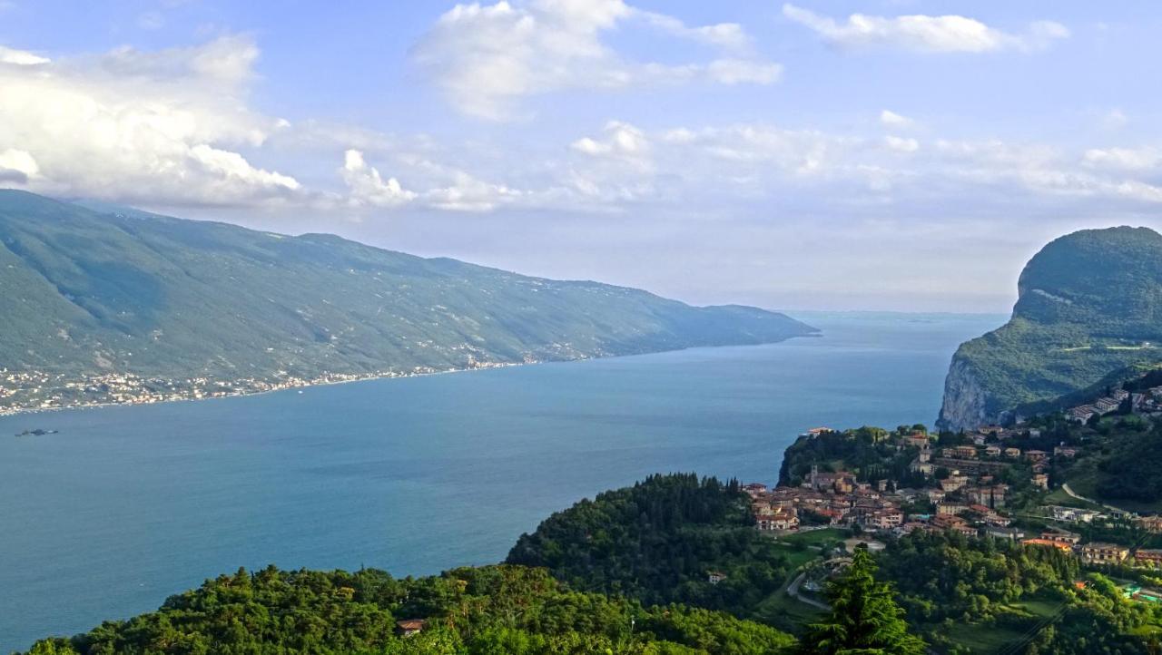 Teresa Campi Apartments Lake View By Gardadomusmea Tremosine Esterno foto