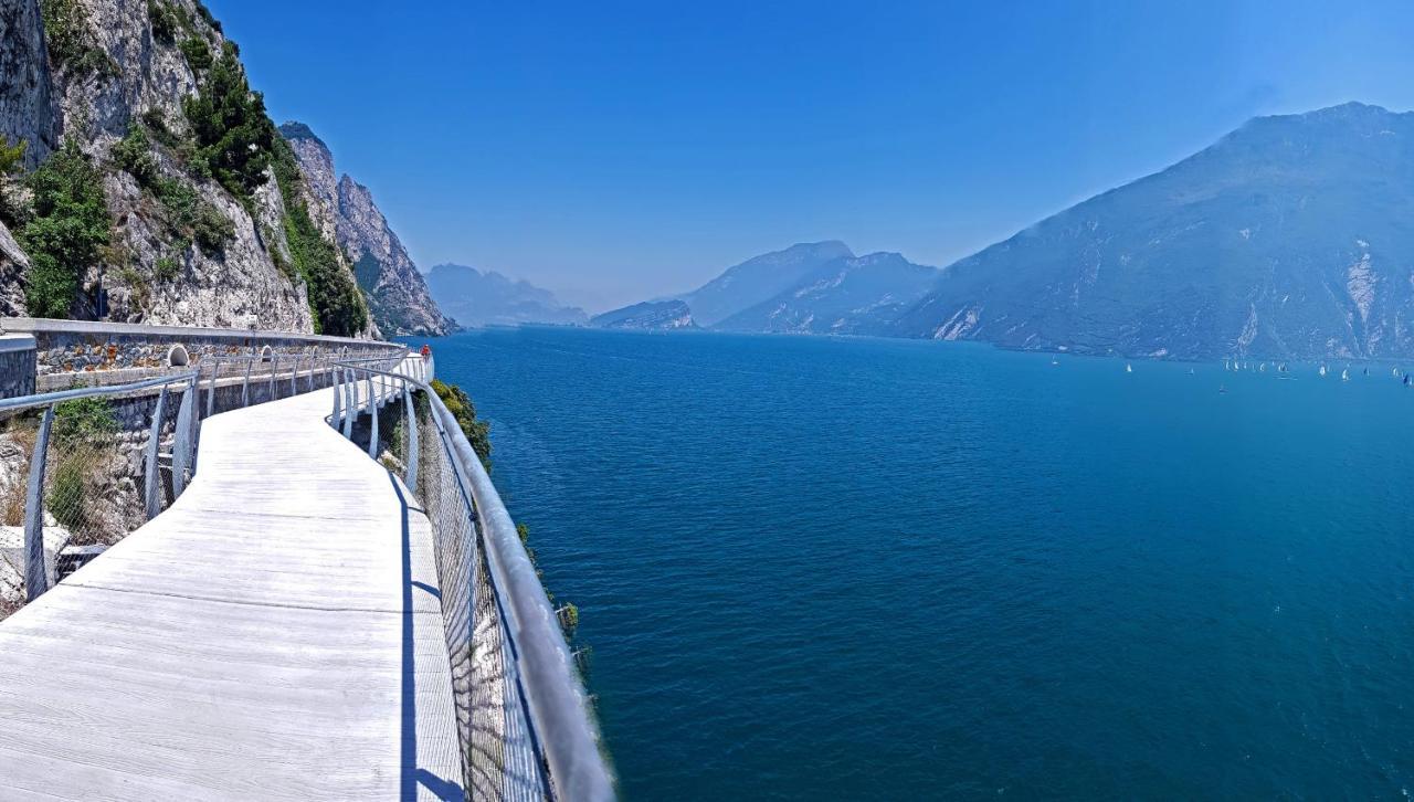 Teresa Campi Apartments Lake View By Gardadomusmea Tremosine Esterno foto